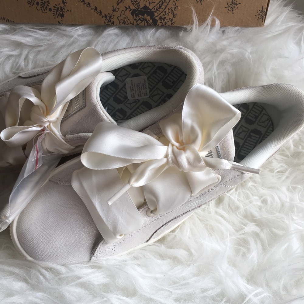 PUMA Basket Heart Shoes Size 9